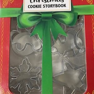 NEW 2 QUANTITY NIB CHRISTMAS COOKIE STORYBOOK COOKIE CUTTER KITS. MSRP= $29.99